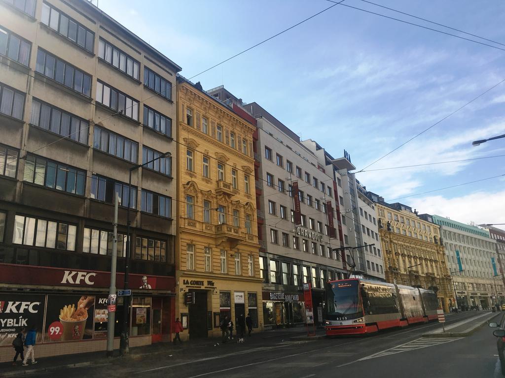 Old Town Studio Apartment Praha Bagian luar foto