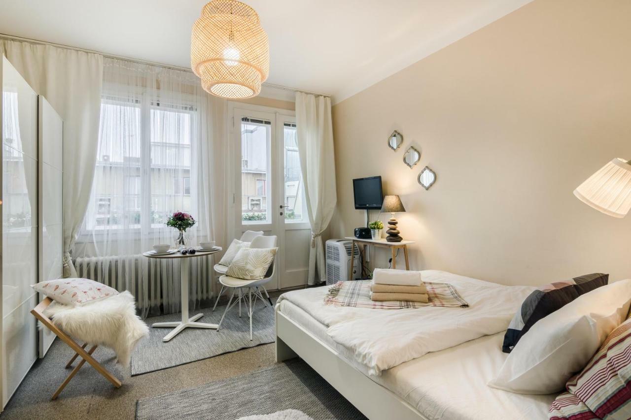Old Town Studio Apartment Praha Bagian luar foto