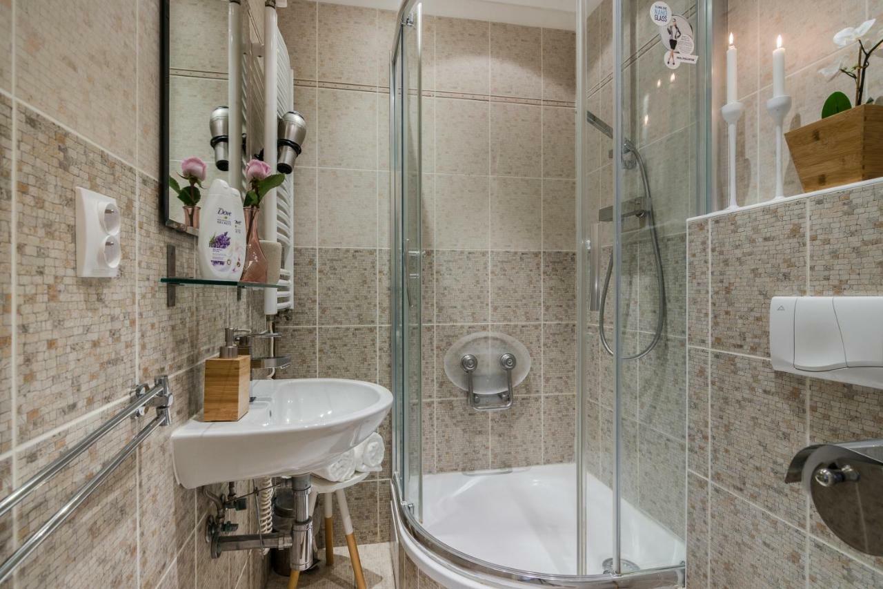 Old Town Studio Apartment Praha Bagian luar foto
